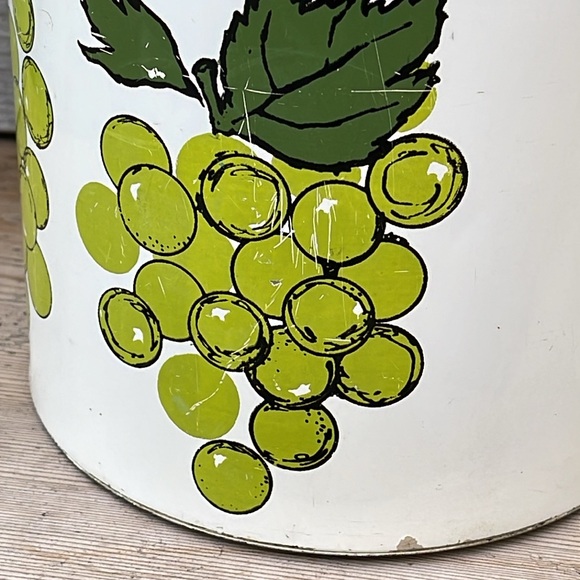 Set of 2 Retro Avocado Green Metal Kitchen Canisters With Grape Motif - Picture 5 of 16
